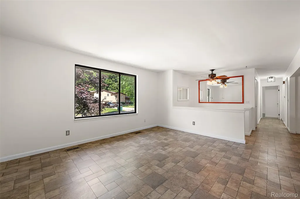 7427 Emerson Washington Township MI 48094