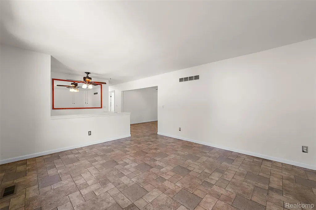 7427 Emerson Washington Township MI 48094
