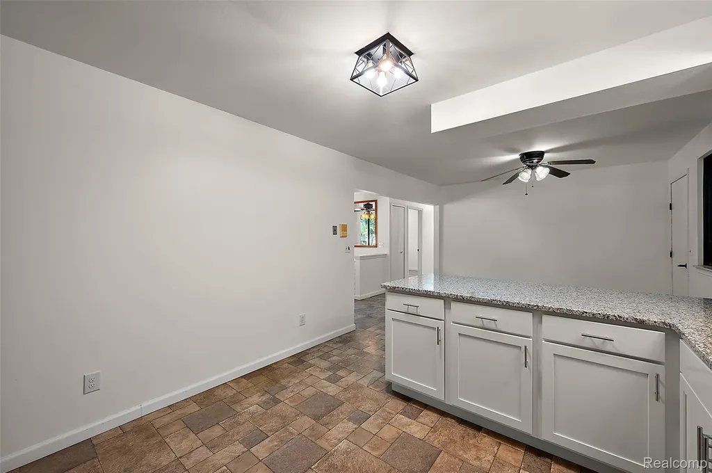 7427 Emerson Washington Township MI 48094