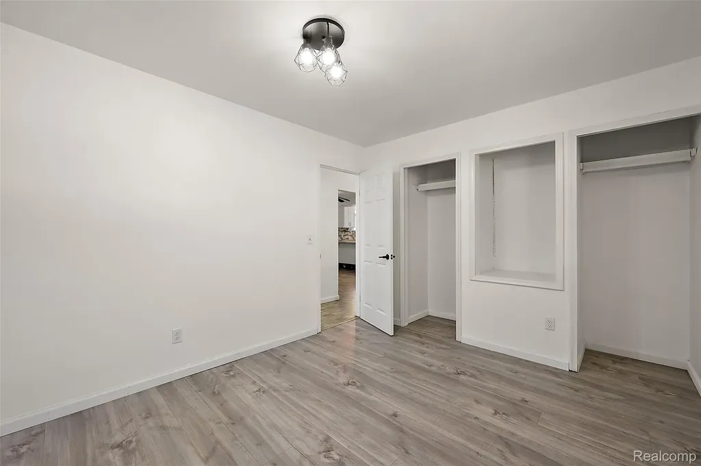7427 Emerson Washington Township MI 48094