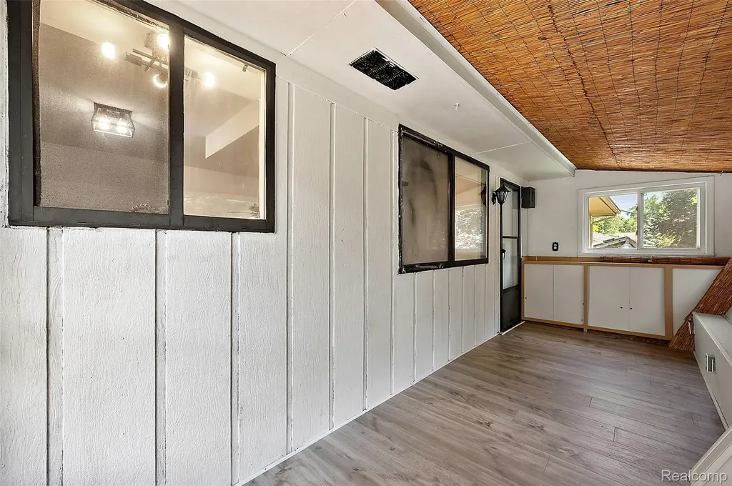7427 Emerson Washington Township MI 48094