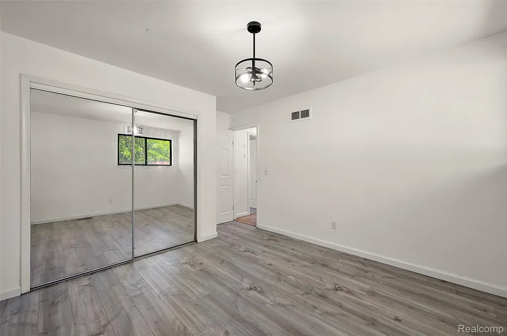 7427 Emerson Washington Township MI 48094
