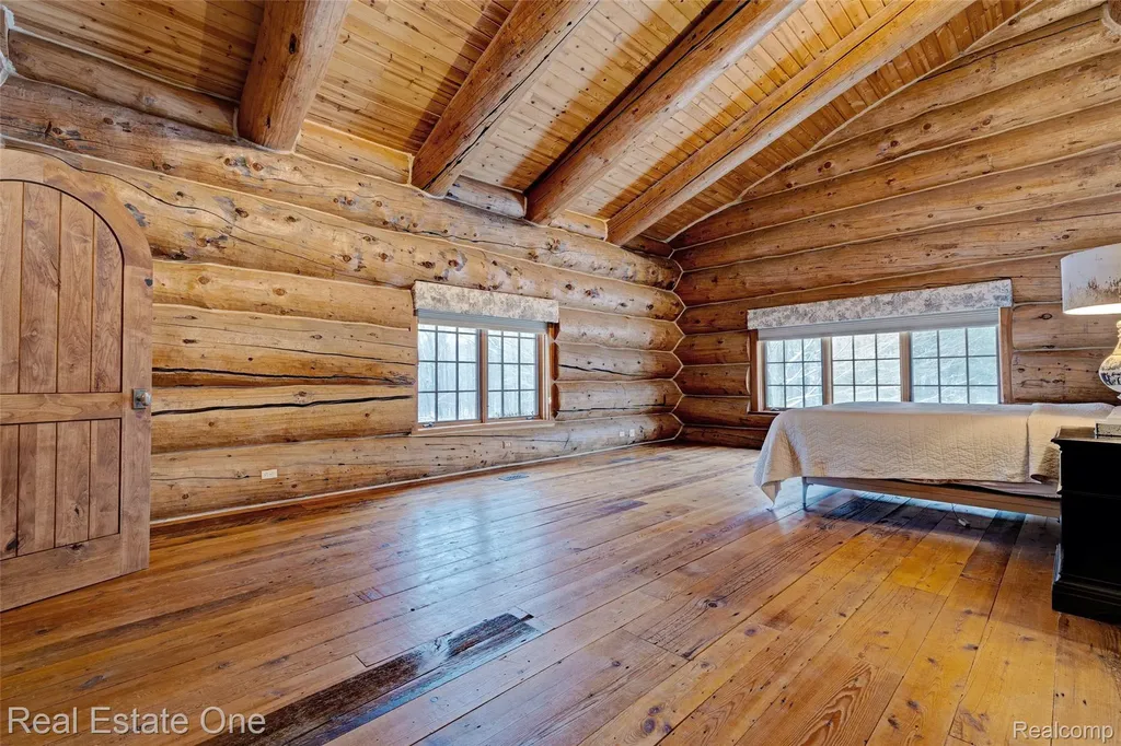 4340 Lahring Road Holly Township MI 48442