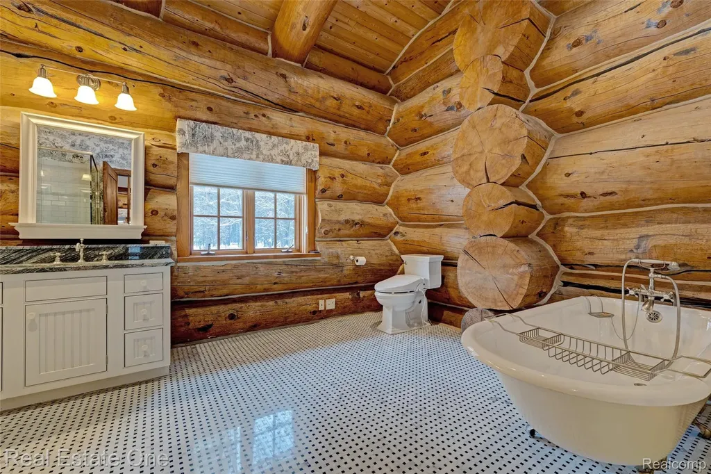 4340 Lahring Road Holly Township MI 48442