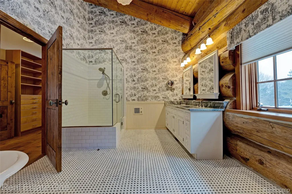 4340 Lahring Road Holly Township MI 48442