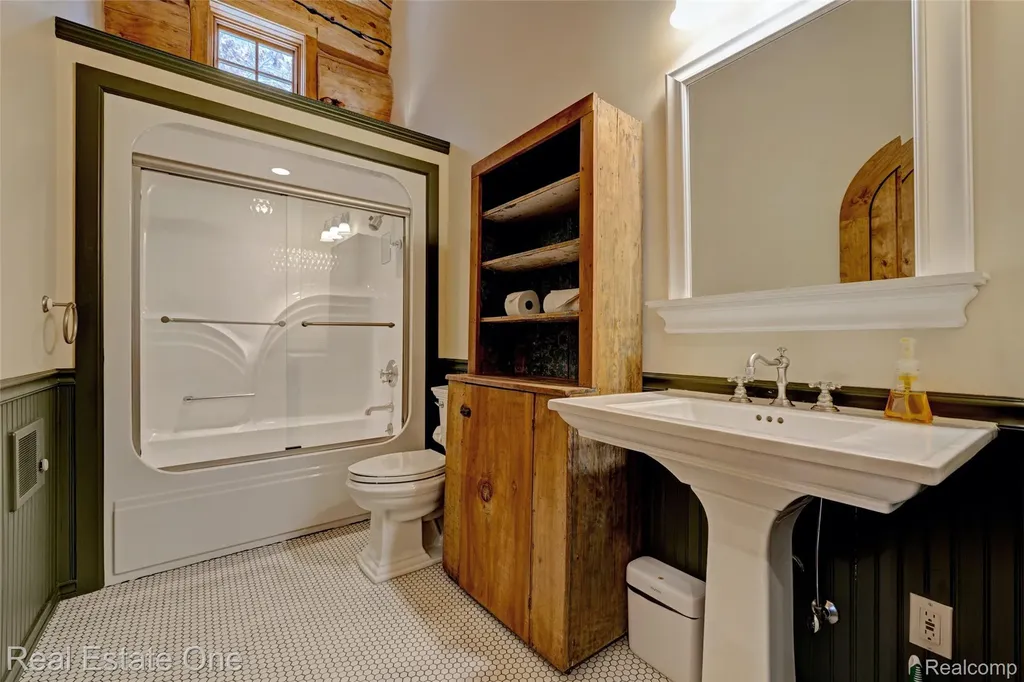 4340 Lahring Road Holly Township MI 48442
