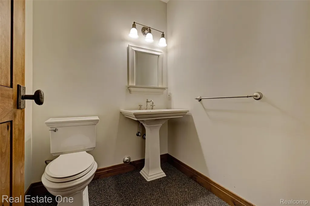 4340 Lahring Road Holly Township MI 48442