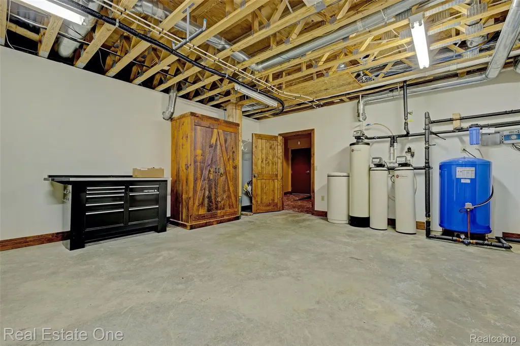 4340 Lahring Road Holly Township MI 48442