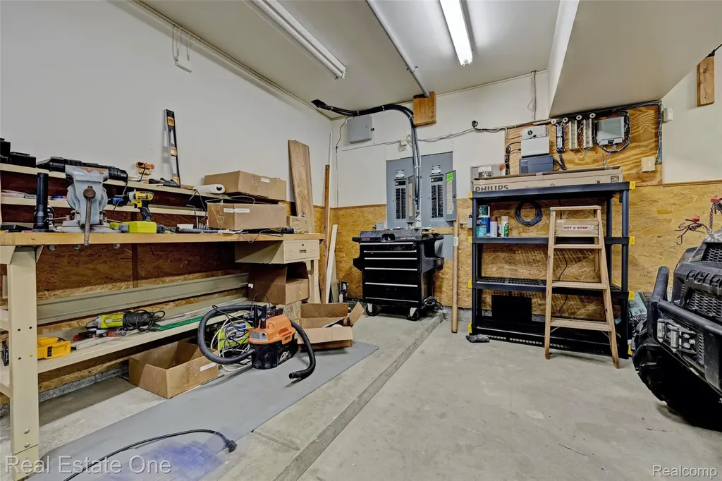 4340 Lahring Road Holly Township MI 48442