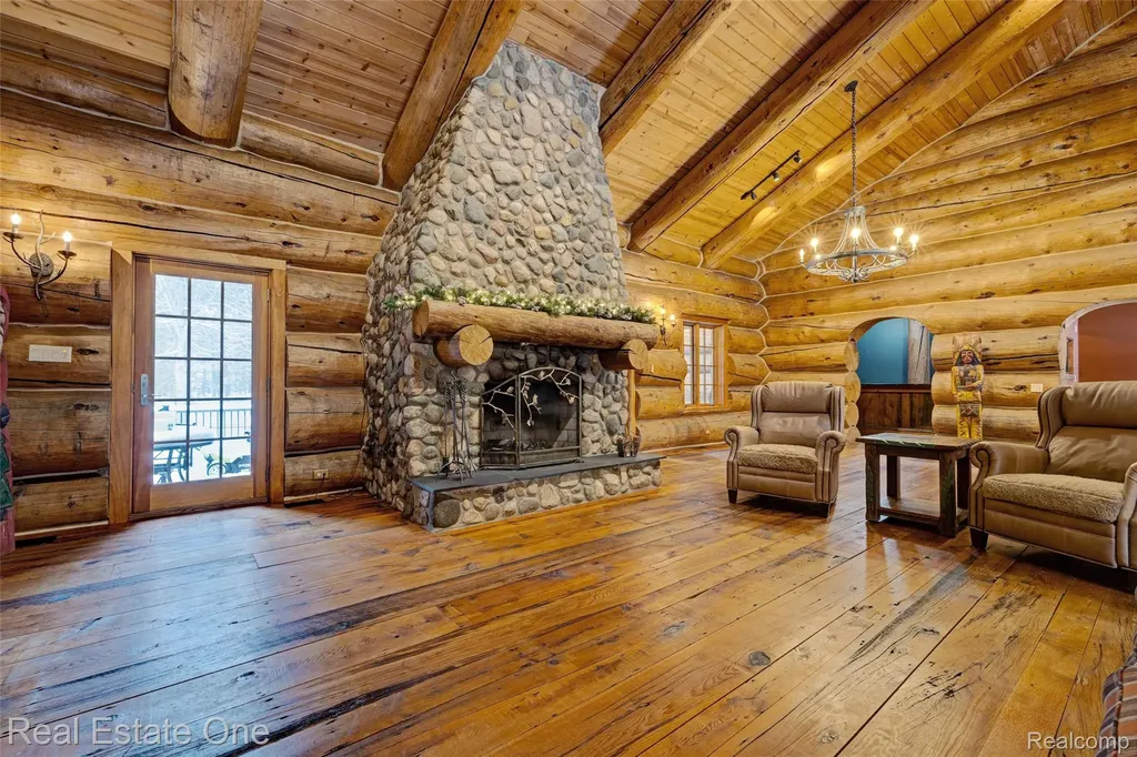 4340 Lahring Road Holly Township MI 48442