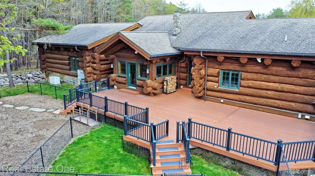 4340 Lahring Road Holly Township MI 48442