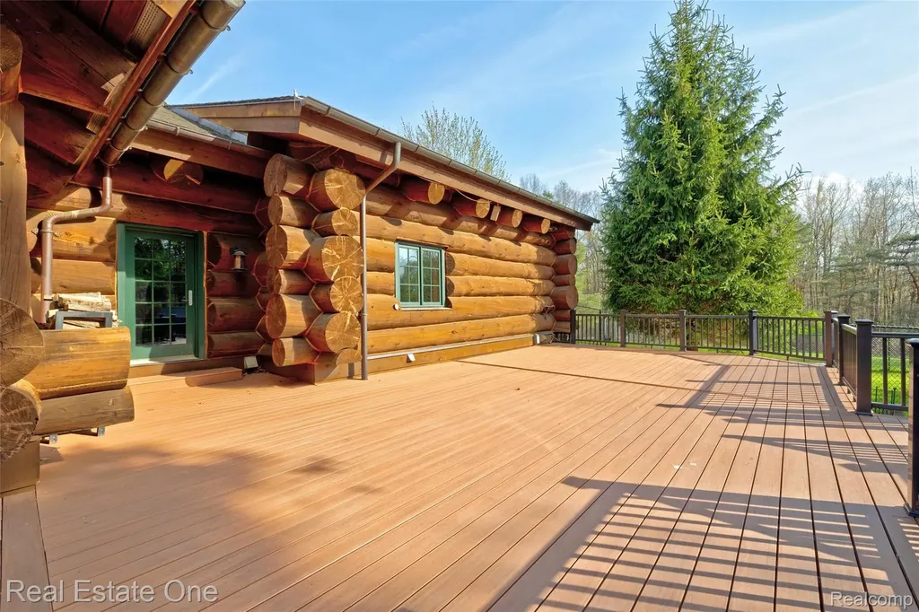 4340 Lahring Road Holly Township MI 48442