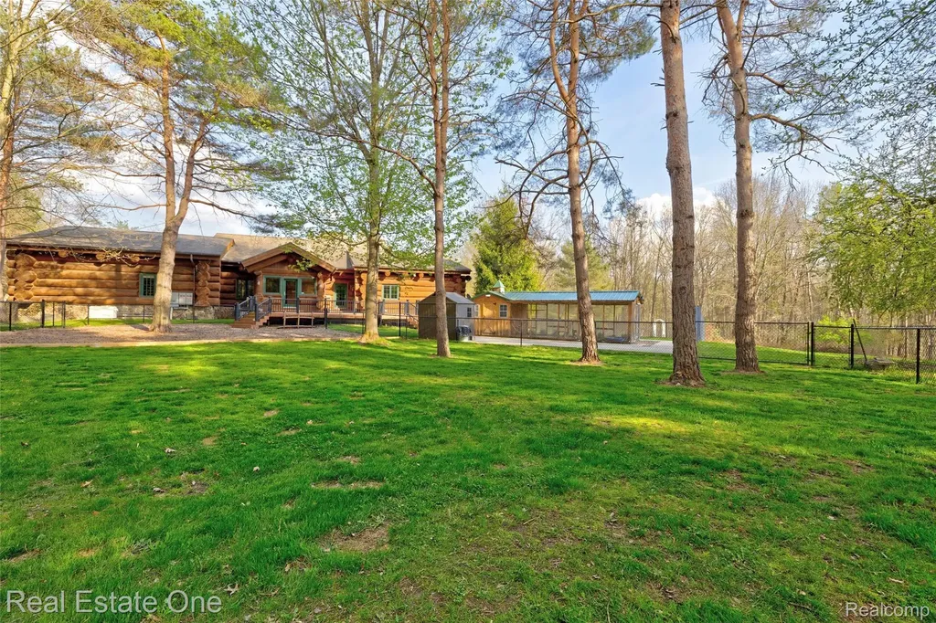 4340 Lahring Road Holly Township MI 48442