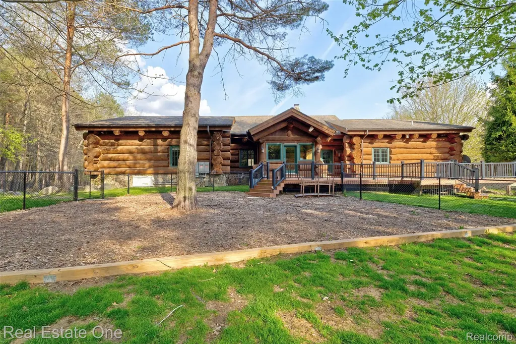 4340 Lahring Road Holly Township MI 48442