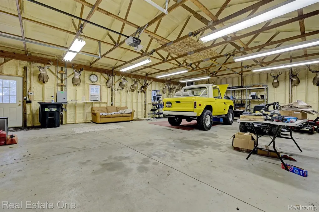 4340 Lahring Road Holly Township MI 48442