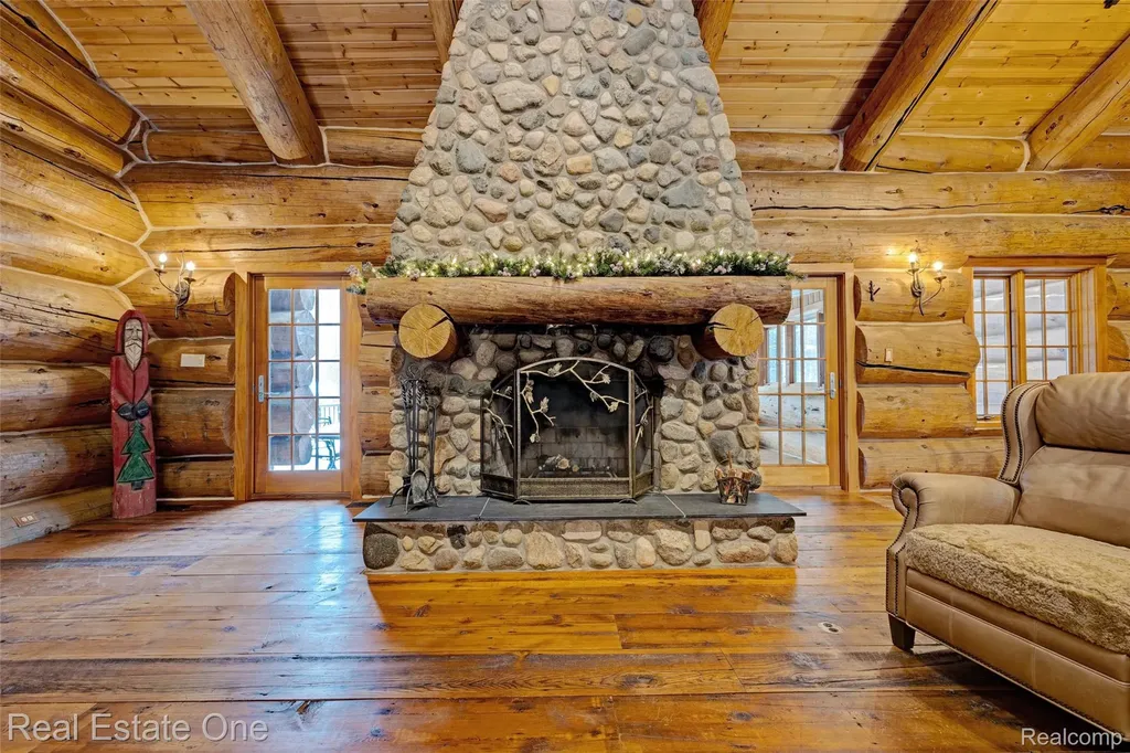 4340 Lahring Road Holly Township MI 48442