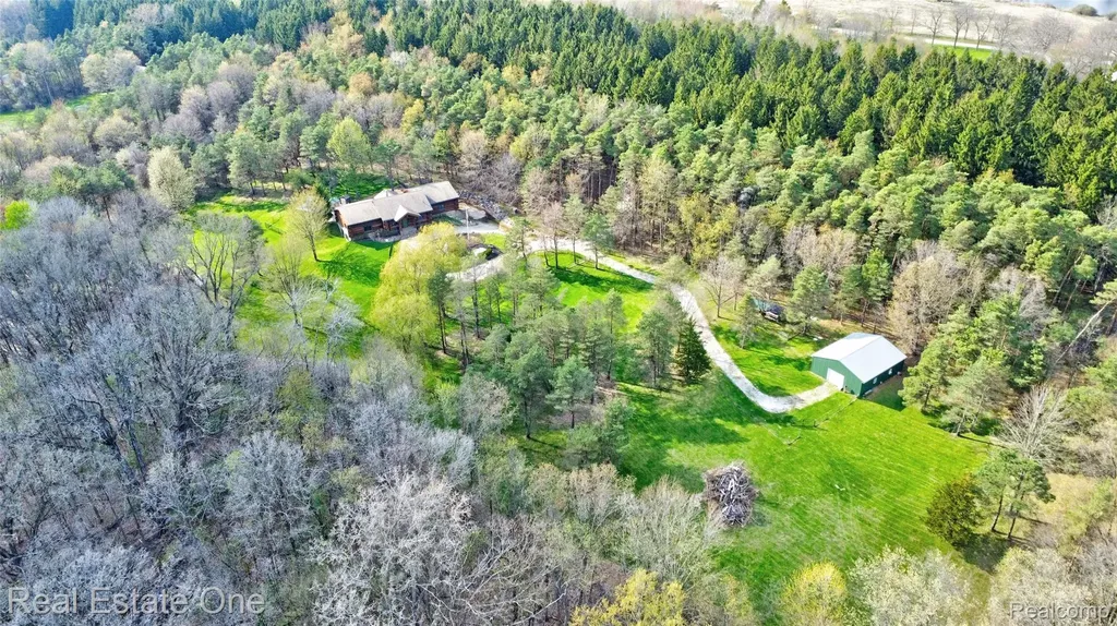 4340 Lahring Road Holly Township MI 48442