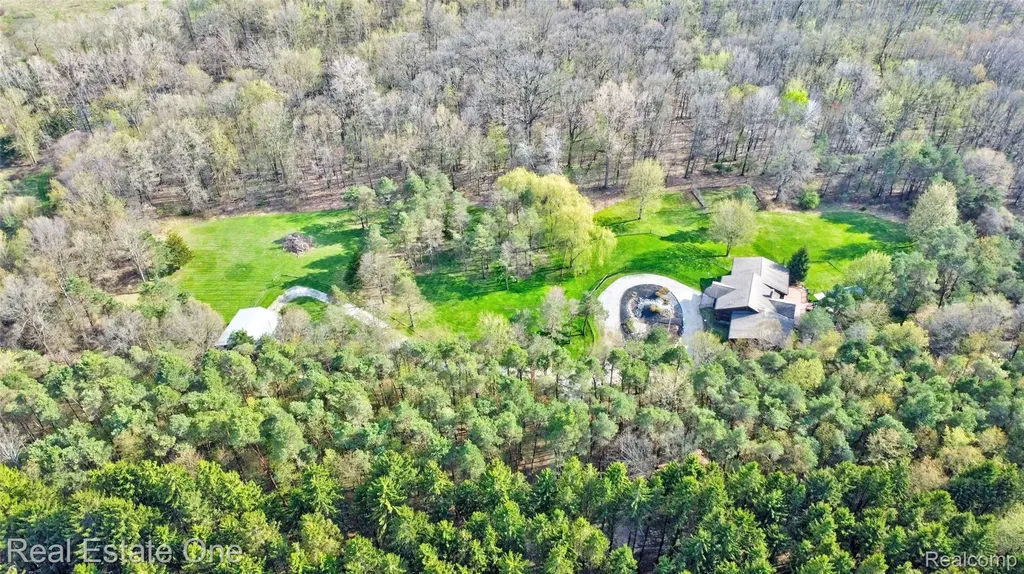 4340 Lahring Road Holly Township MI 48442