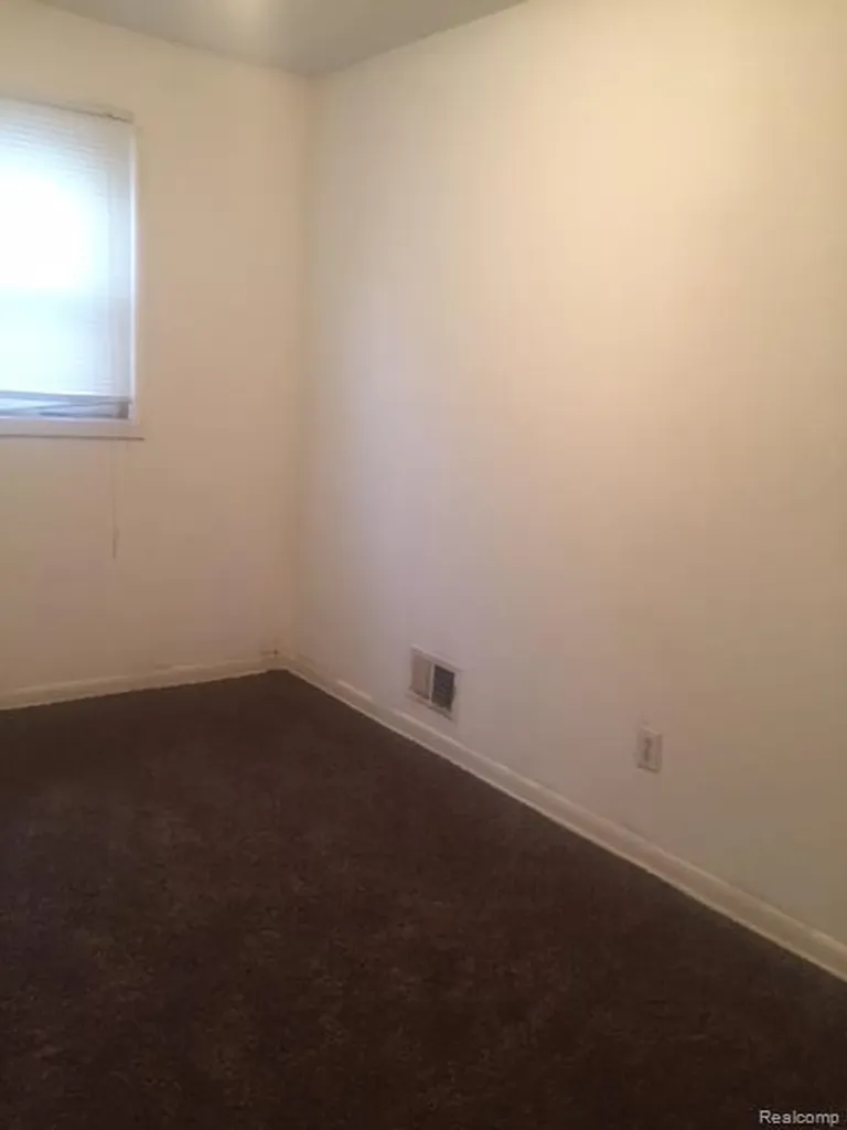 26413 Lehigh Street Inkster City MI 48141