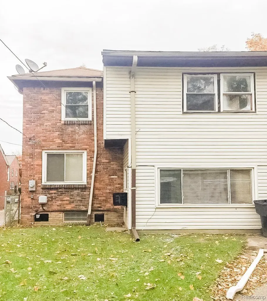 18099 Blackmoor Street Detroit City MI 48234