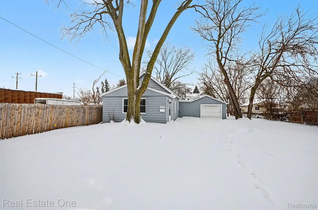 20801 Elroy Avenue Warren City MI 48089