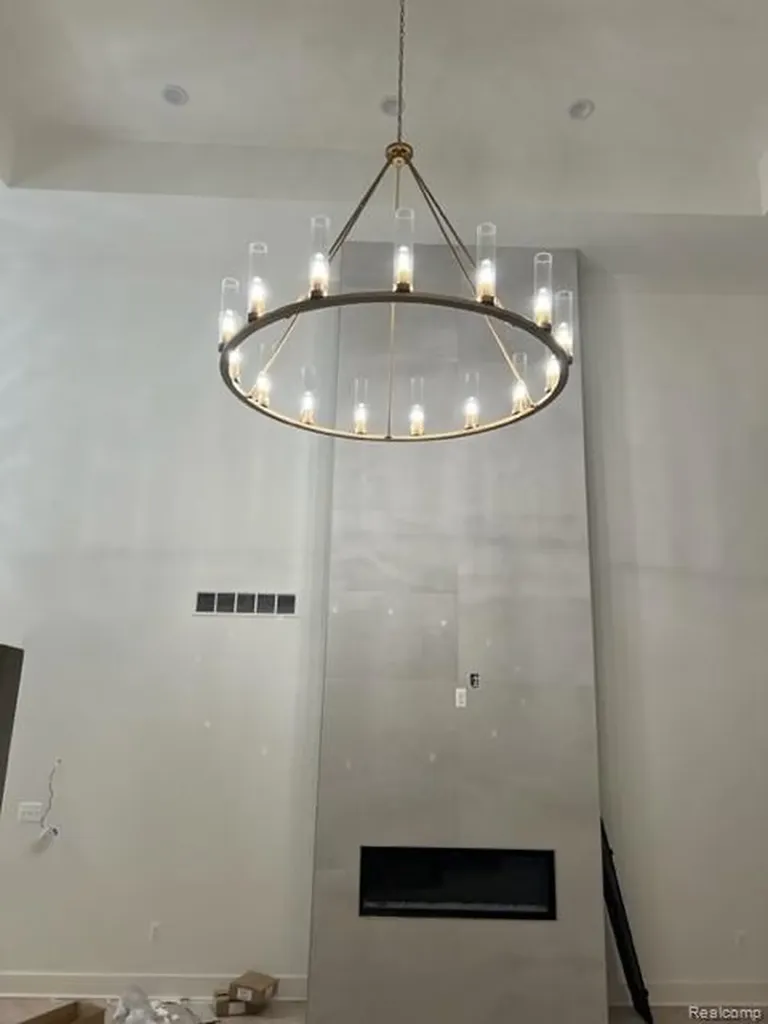 01 Bur Oak Lane Oakland Charter Township MI 48363
