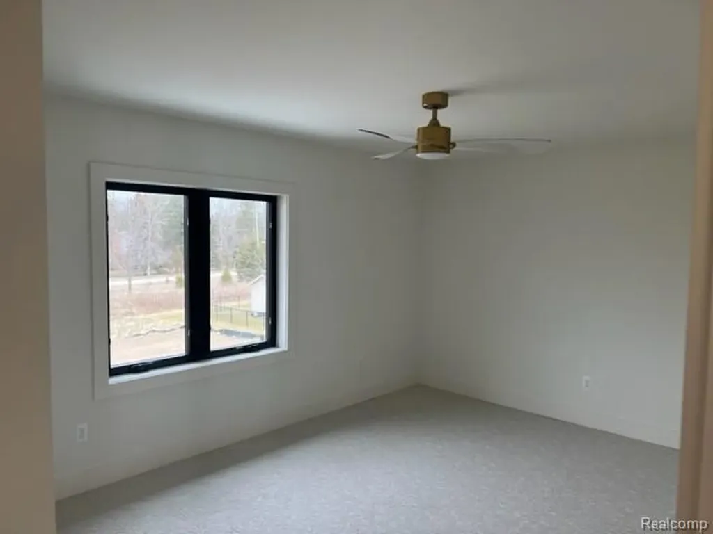 01 Bur Oak Lane Oakland Charter Township MI 48363