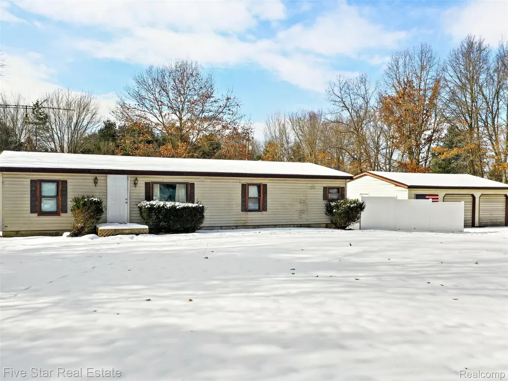 2185 Armond Road Howell City MI 48855