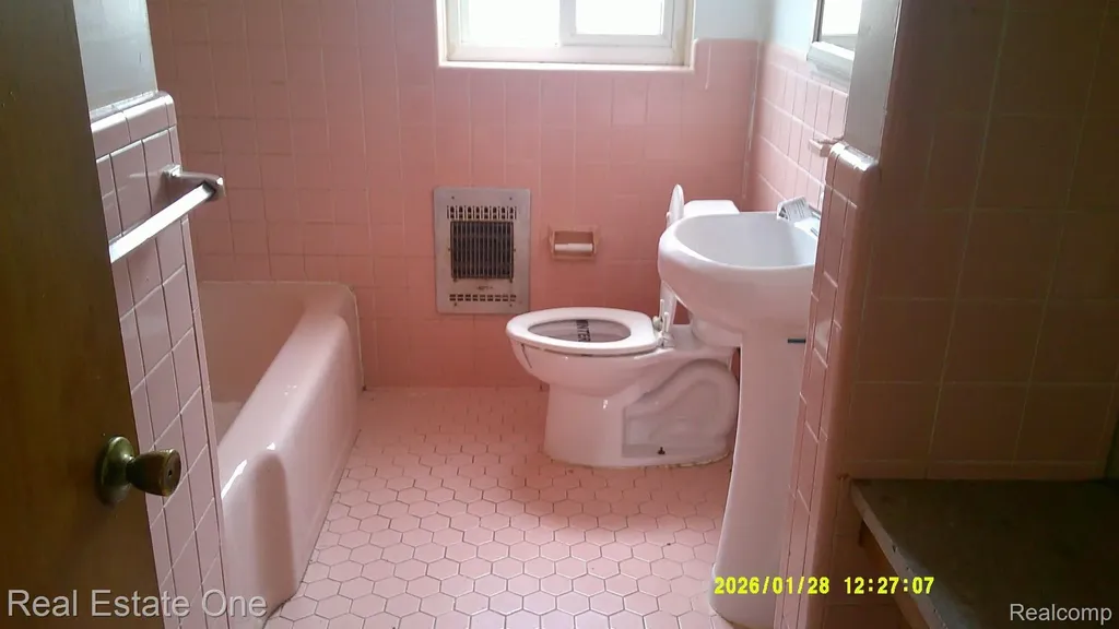 20435 Basil Street Detroit City MI 48235