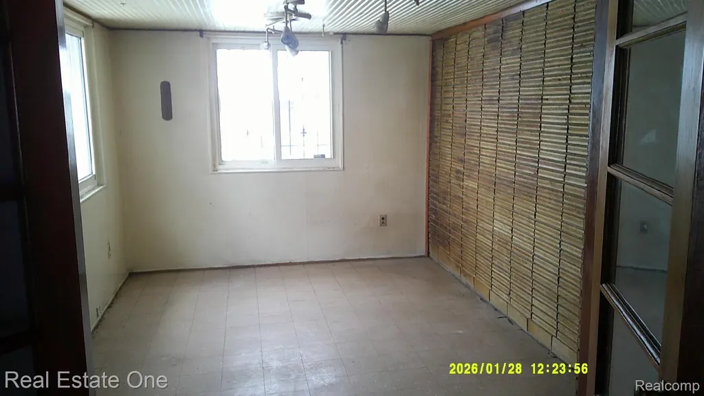 20435 Basil Street Detroit City MI 48235