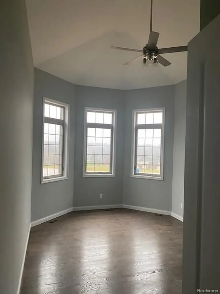 02 Bur Oak Lane Oakland Charter Township MI 48363