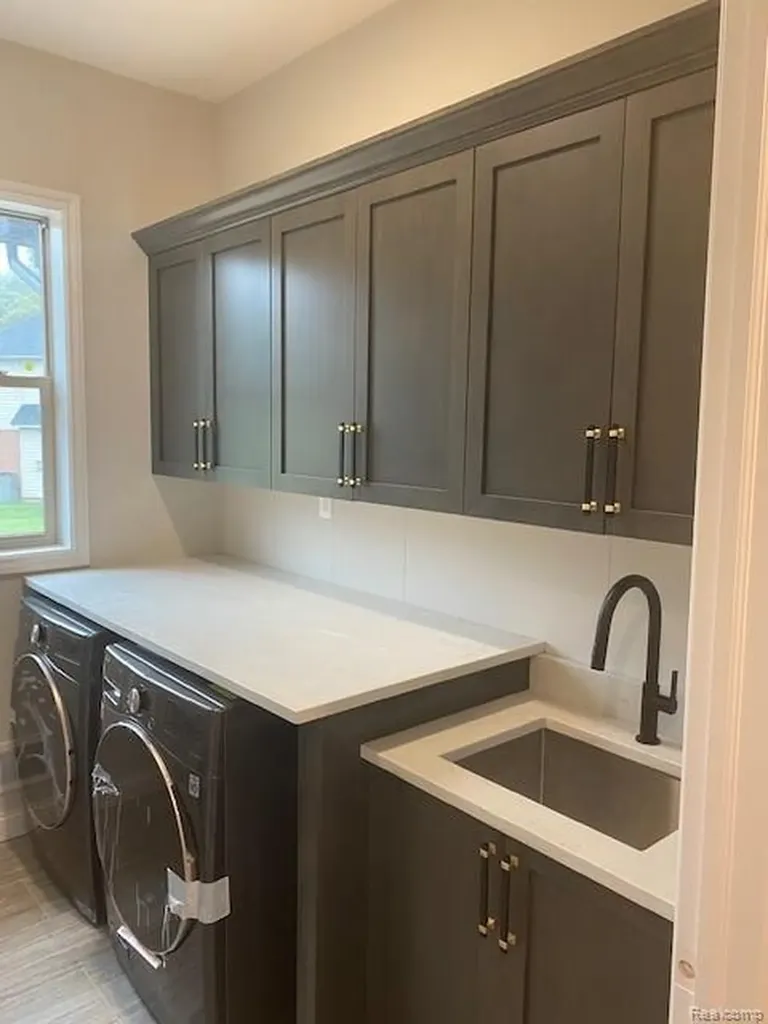 02 Bur Oak Lane Oakland Charter Township MI 48363
