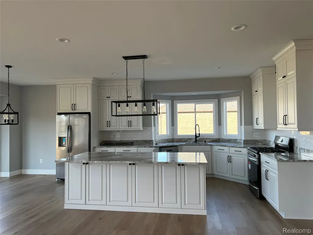 02 Bur Oak Lane Oakland Charter Township MI 48363