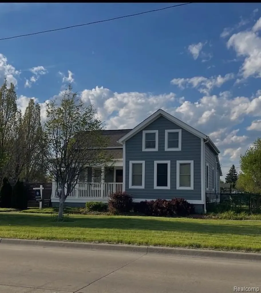 13209 E 13 Mile Road Warren City MI 48088