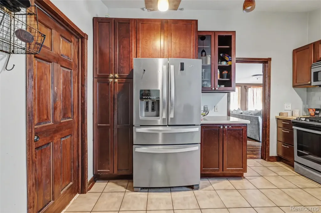 13209 E 13 Mile Road Warren City MI 48088