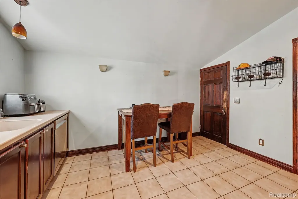 13209 E 13 Mile Road Warren City MI 48088