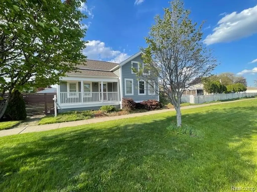 13209 E 13 Mile Road Warren City MI 48088