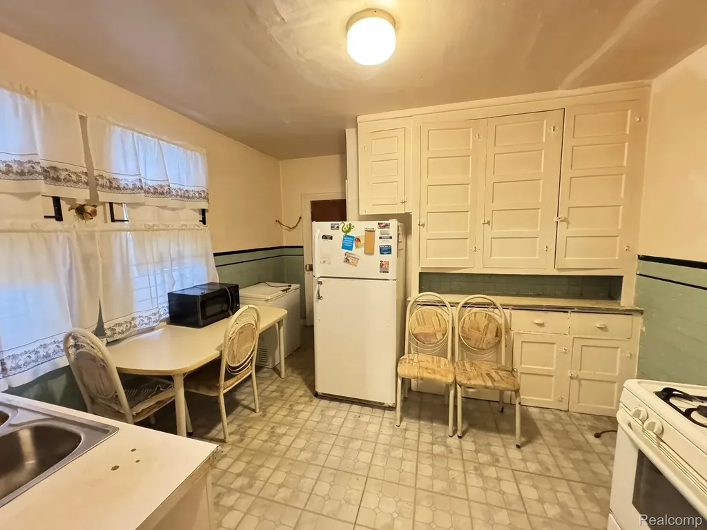 909/907 W Euclid Street Detroit City MI 48202