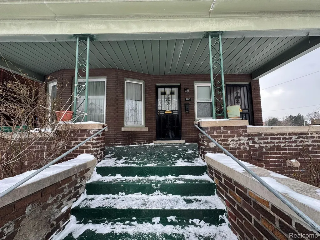 909/907 W Euclid Street Detroit City MI 48202