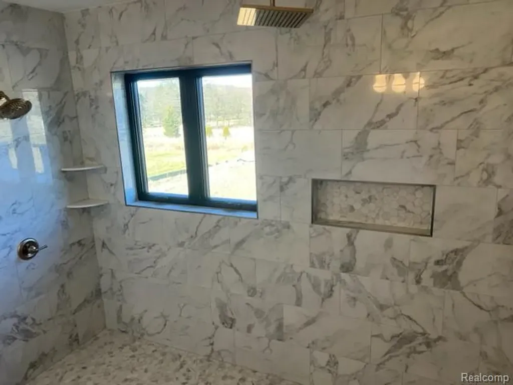 03 Bur Oak Lane Oakland Charter Township MI 48363