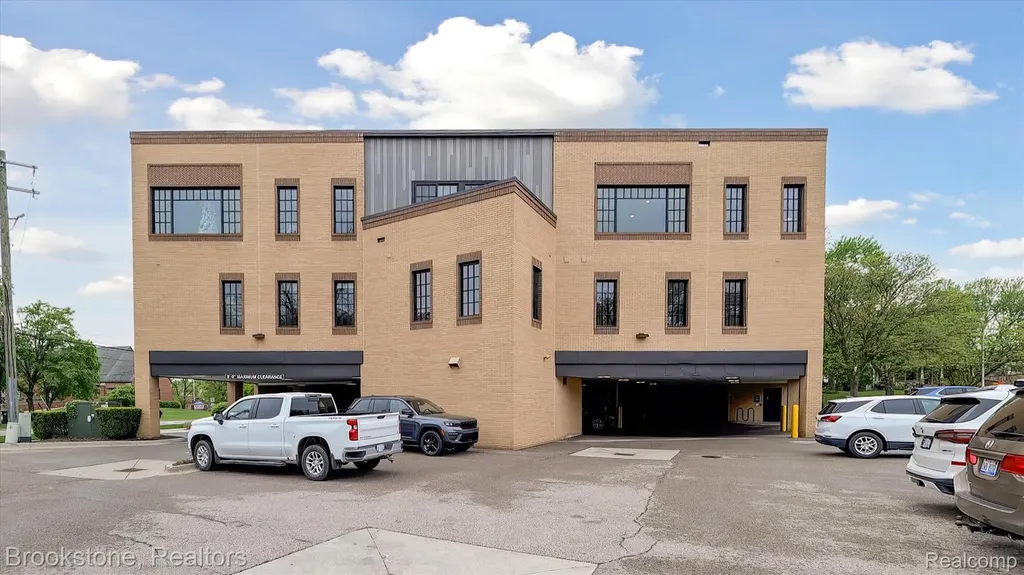 804 N Main Street Rochester City MI 48307