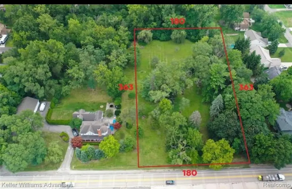 34037 W 9 Mile Road Farmington Hills City MI 48335