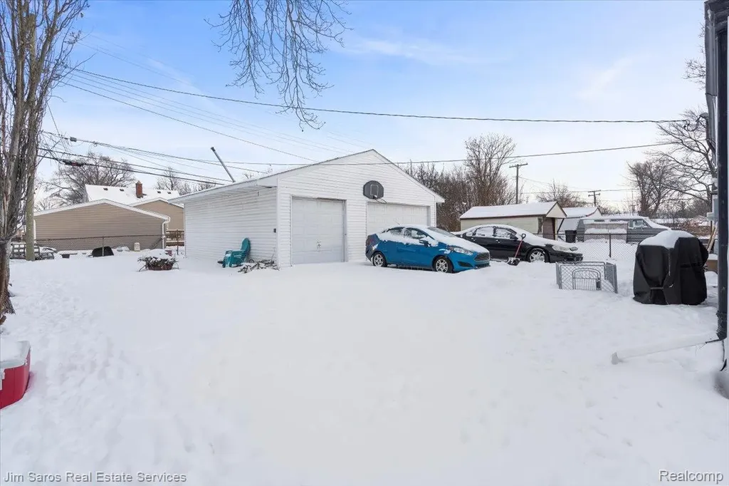 26692 Chippendale Street Roseville City MI 48066