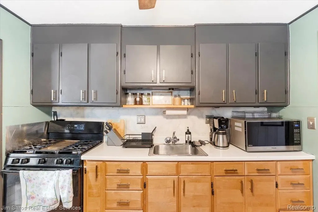 26692 Chippendale Street Roseville City MI 48066