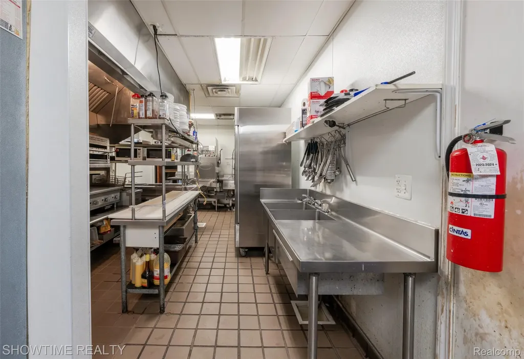 321 Chartier Marine City City MI 48039