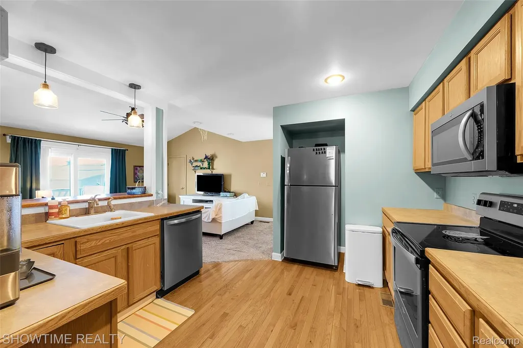 321 Chartier Marine City City MI 48039