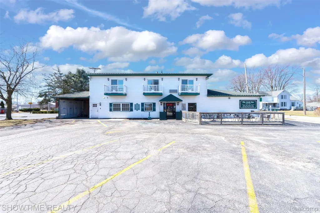 321 Chartier Marine City City MI 48039