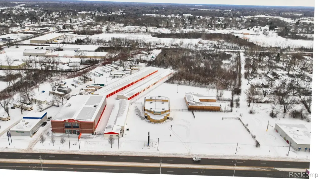 2341 S Dort Highway Flint City MI 48507