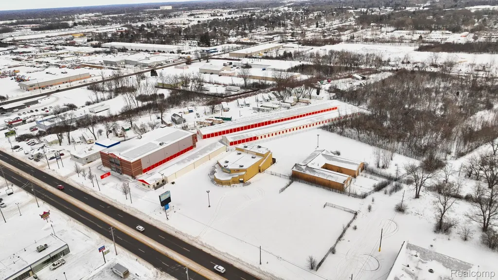 2341 S Dort Highway Flint City MI 48507