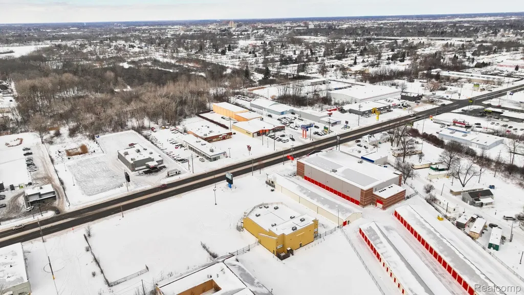 2341 S Dort Highway Flint City MI 48507